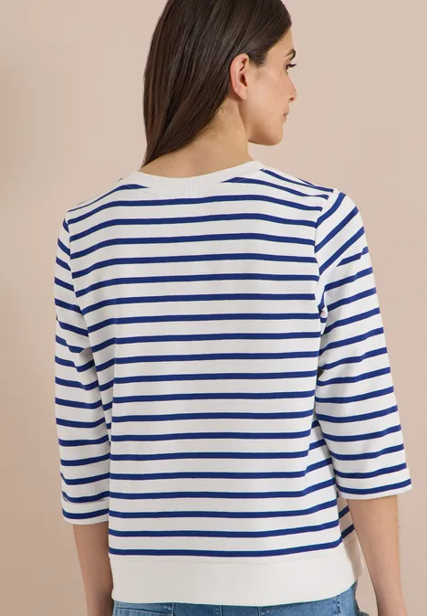 3/4-Arm Sweatshirt mit Rundhals und Streifen deep river blue Frau von hinten in weiß-blau gestreiftem Langarmshirt