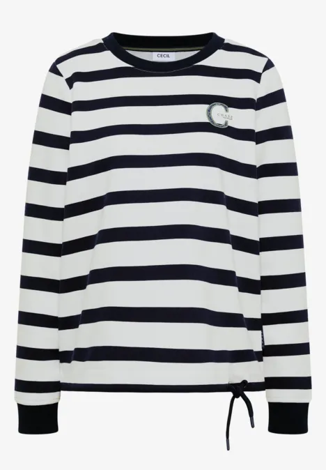 Weiß-blau gestreiftes Langarmshirt mit Rundhalsausschnitt, Tunnelzug am Saum und kleinem Brustlogo.