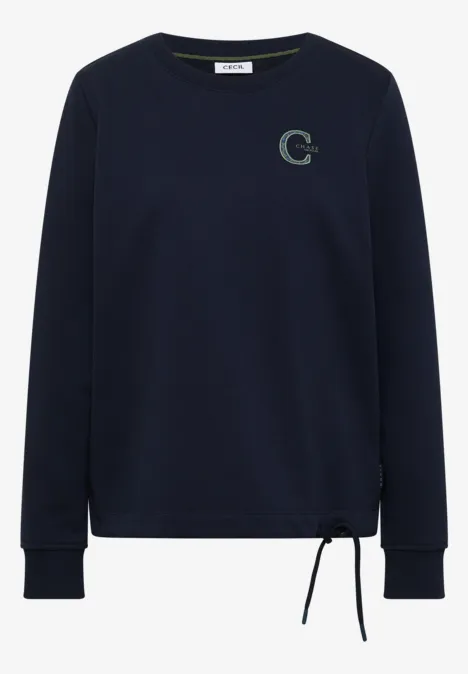 Dunkelblauer Sweatshirt mit Rundhalsausschnitt und dezentem Logoschriftzug auf der Brust.