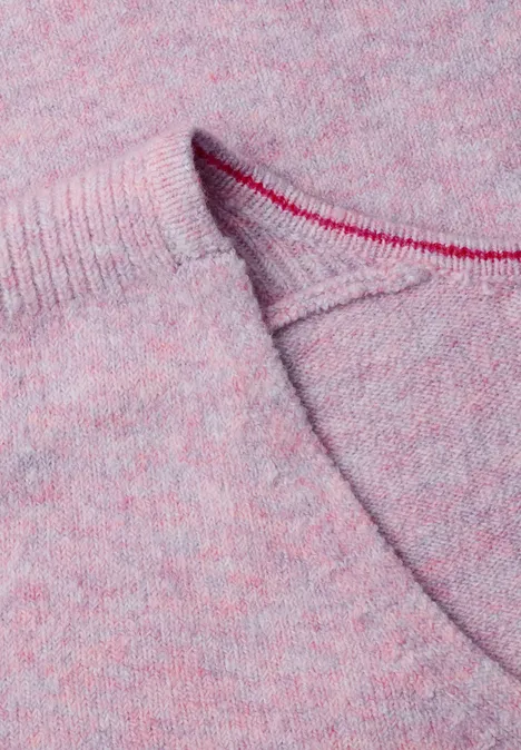 Langarm Pullover mit V-Neck lavender purple multi melange Nahaufnahme eines rosa melierten Strickpullovers mit sichtbarer Naht.