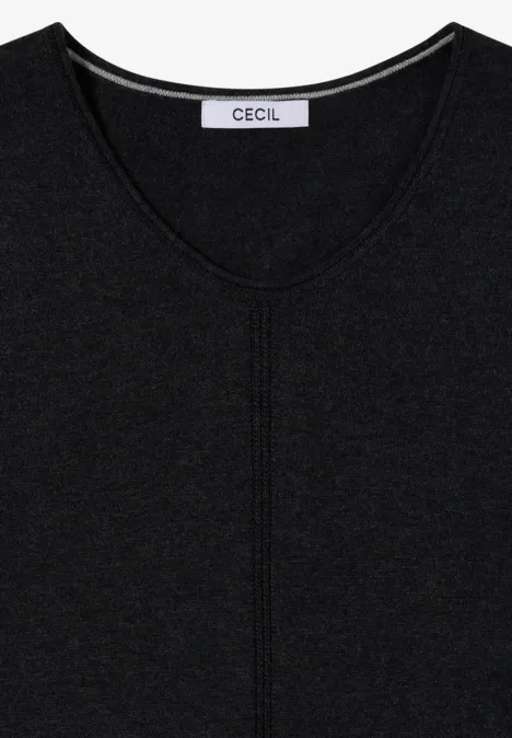 Schwarzes Shirt mit V-Ausschnitt aus weichem Stoff, Etikett 'Cecil' am Kragen.