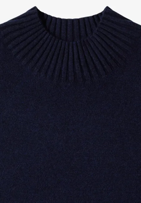 Pull en maille bleu marine avec col rond côtelé