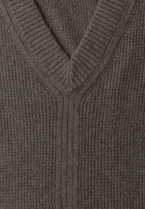 Pullunder in Unifarbe mit V-Neck mushroom taupe melange Brauner V-Ausschnitt-Pullover mit Rippstrickmuster