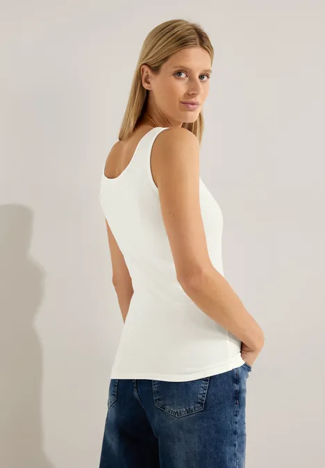 Top in Unifarbe vanilla white