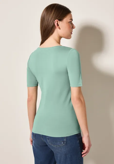 T-Shirt in Unifarbe matcha green
