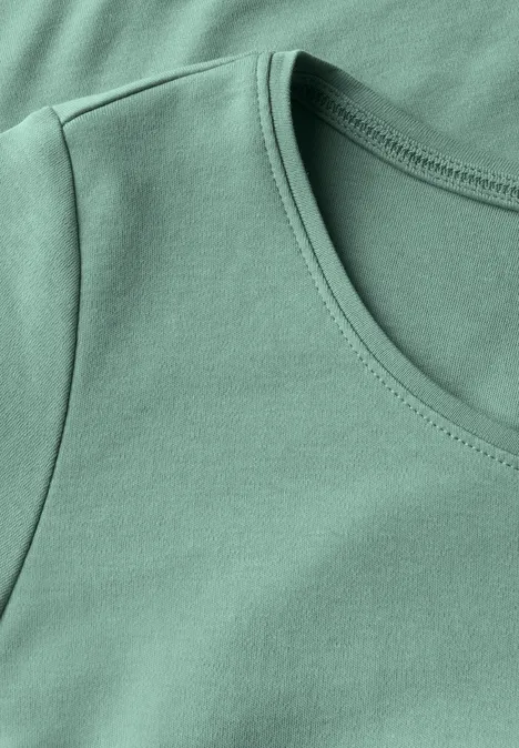 T-Shirt in Unifarbe matcha green