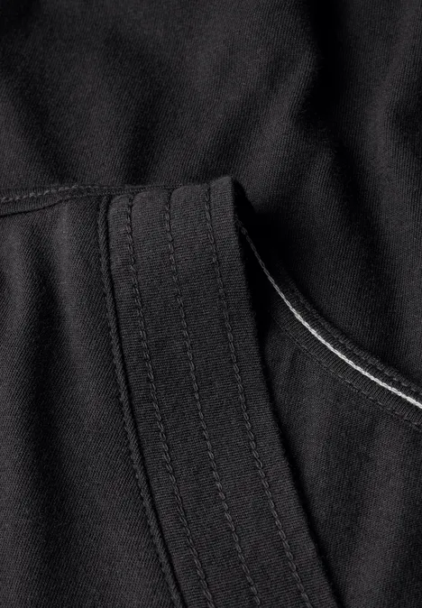 V-Neck T-Shirt Black V-Neck T-Shirt Black