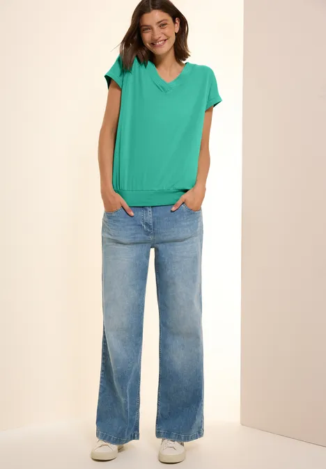V-Neck T-Shirt agave green