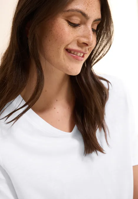 Basic V-Neck T-Shirt White