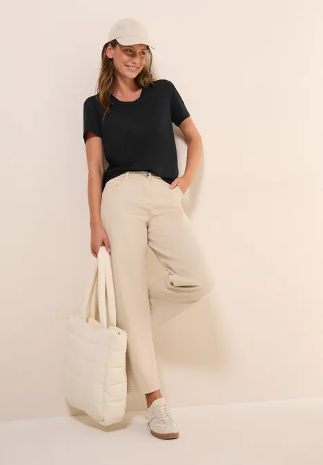 Basic V-Neck T-Shirt Black