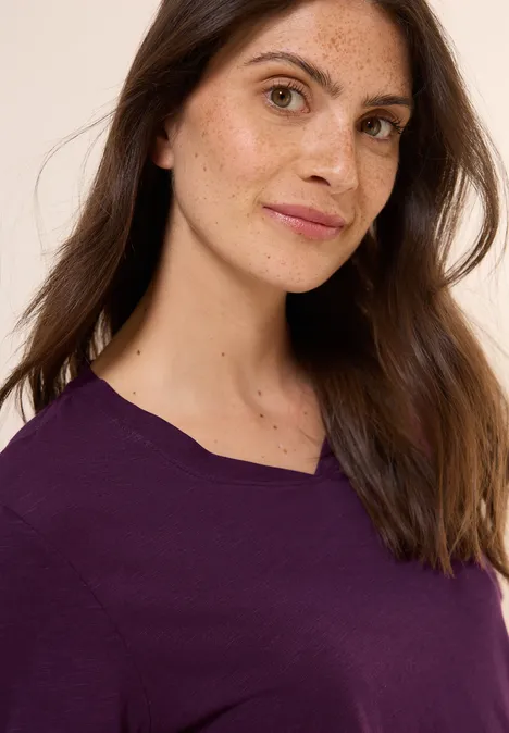 Basic V-Neck T-Shirt deep berry