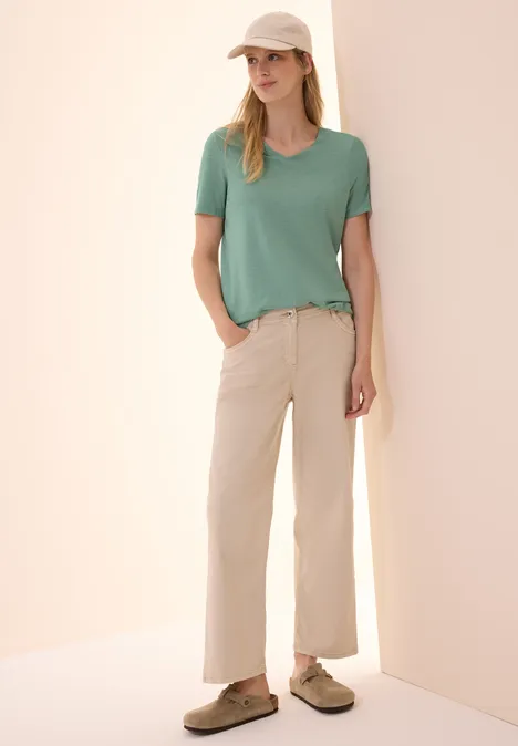 Basic V-Neck T-Shirt matcha green