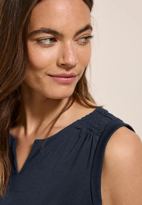 Top in Unifarbe universal blue