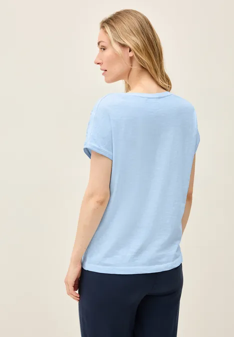 T-Shirt mit Knopfdetail pastel blue