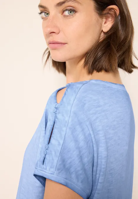 T-Shirt mit Knopfdetail aster blue