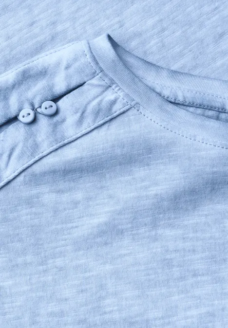 T-Shirt mit Knopfdetail aster blue