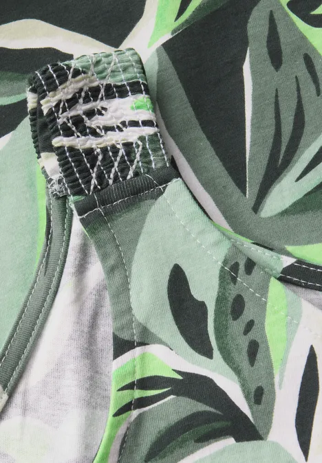 Top mit Smok-Details ink green