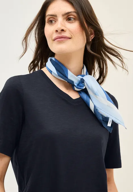 Basic V-Neck Shirt universal blue