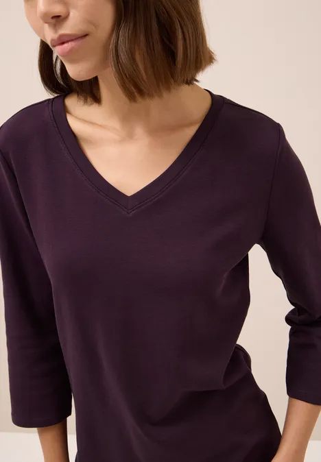 Basic V-Neck Shirt eggplant red