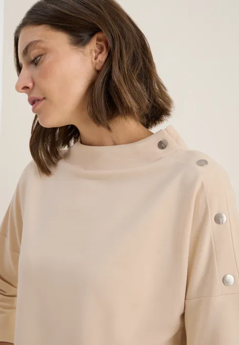 Shirt met knoopdetail oat milk beige