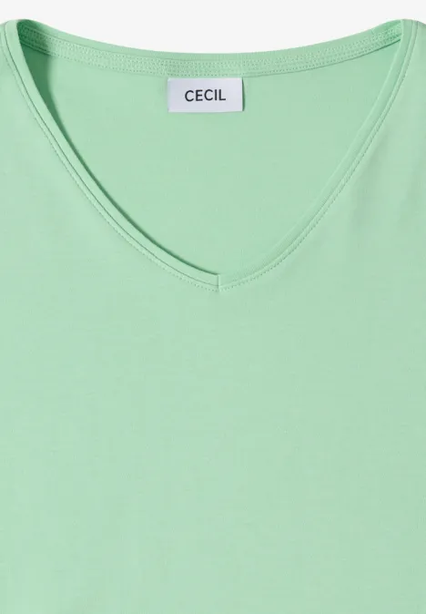 Mintgrünes V-Ausschnitt-Shirt, kurzärmelig, schlicht mit CECIL-Label am Nacken.