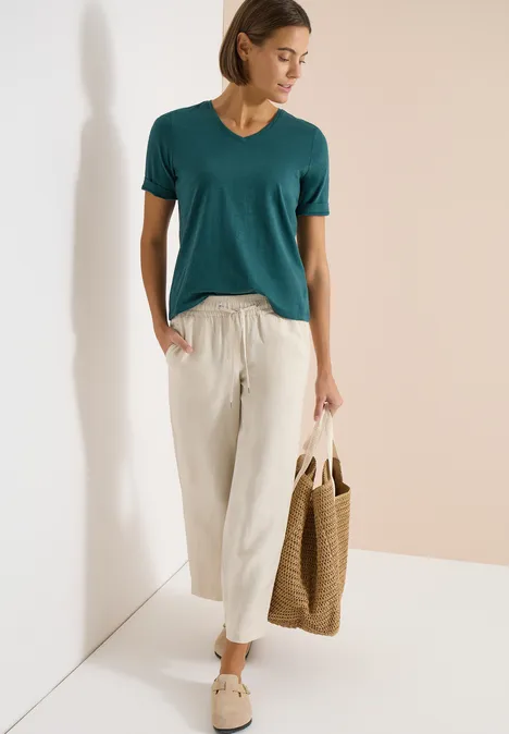 T-shirt basique avec col en V jungle green