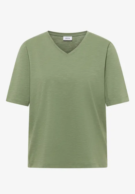 Ein schlichtes, olivgrünes T-Shirt mit V-Ausschnitt und kurzen Ärmeln.