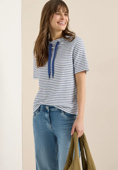 T-shirt à col funky et structure sporty denim blue T-shirt à col funky et structure sporty denim blue