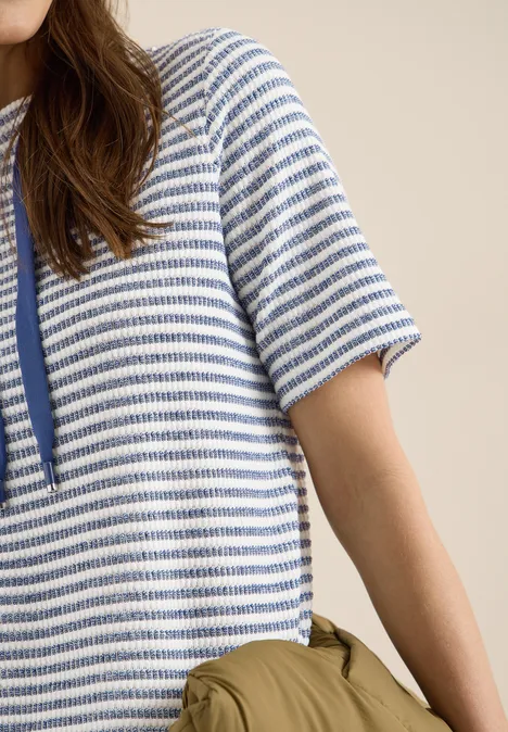 T-shirt à col funky et structure sporty denim blue T-shirt à col funky et structure sporty denim blue