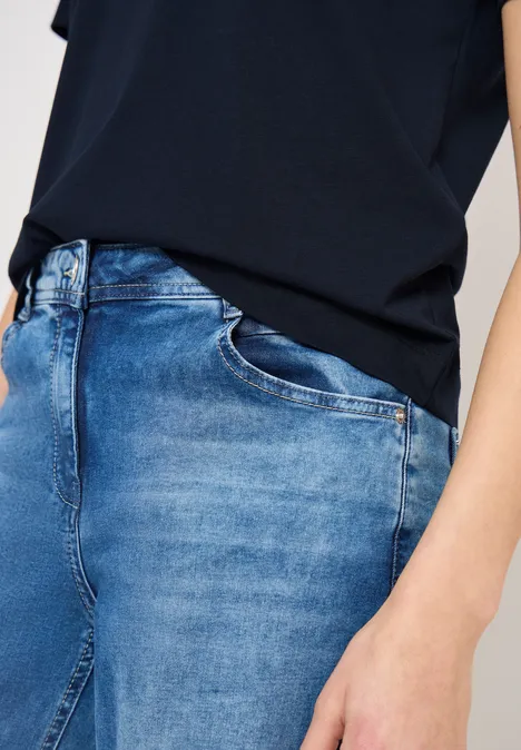 Koszulka Basic z nadrukiem z przodu universal blue Koszulka Basic z nadrukiem z przodu universal blue