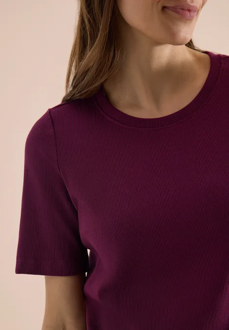 Basic T-Shirt in Rippstruktur sweet grape red Basic T-Shirt in Rippstruktur sweet grape red