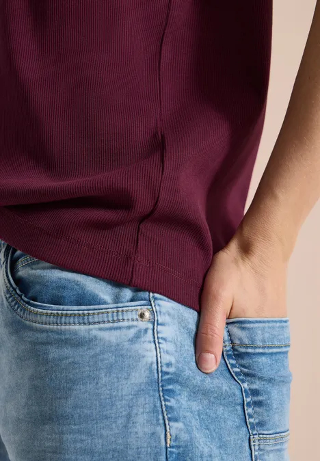 Basic T-Shirt in Rippstruktur sweet grape red Basic T-Shirt in Rippstruktur sweet grape red