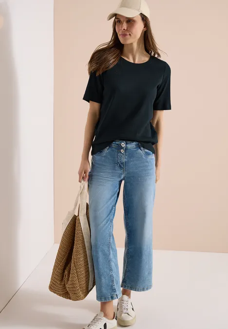 Basic T-Shirt in Rippstruktur palm breeze green