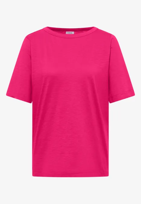 Een effen felroze T-shirt met korte mouwen en ronde hals.