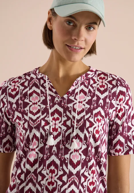 Kurzarm Shirt mit Split Neck und Print sweet grape red