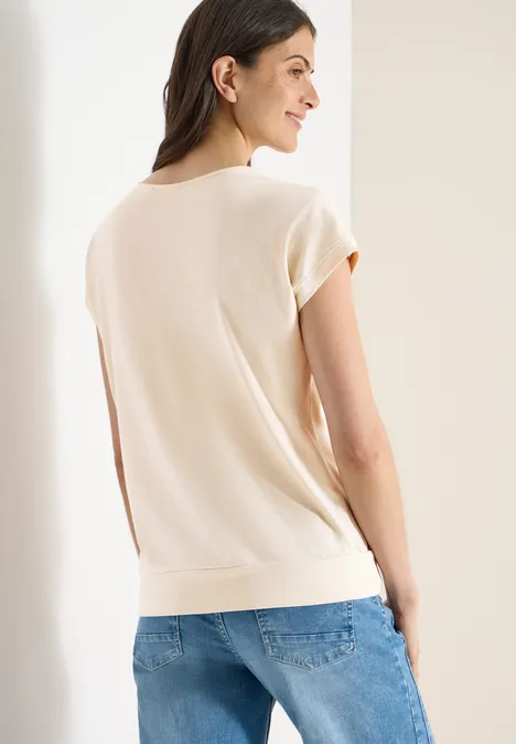 T-shirt à manches courtes et col en V en couleur unie pearl beige T-shirt à manches courtes et col en V en couleur unie pearl beige