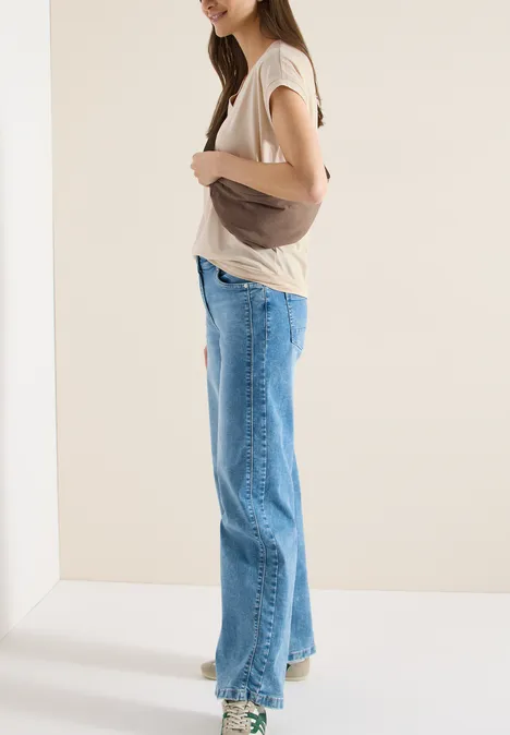 T-shirt à manches courtes et col en V en couleur unie pearl beige T-shirt à manches courtes et col en V en couleur unie pearl beige