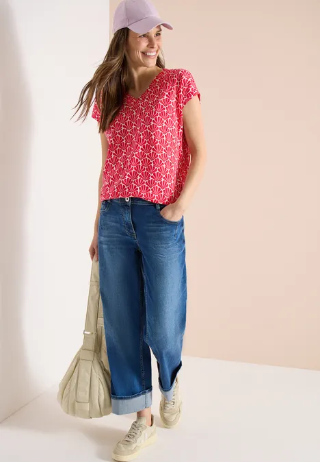 T-Shirt mit V-Neck und Muschelprint glazed apple red