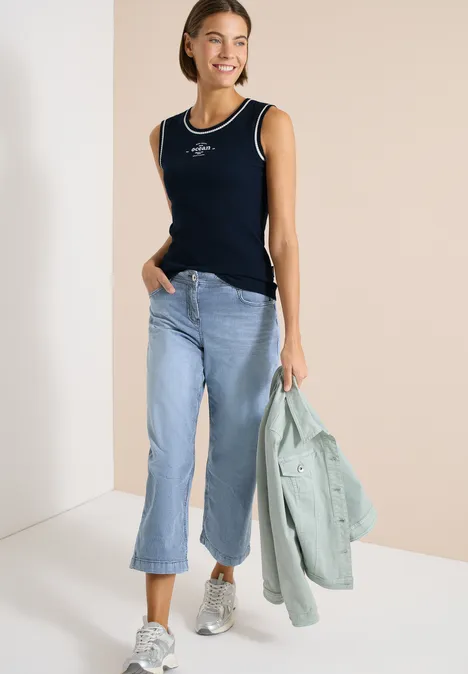 Top met ronde hals en contrasterende details universal blue Top met ronde hals en contrasterende details universal blue