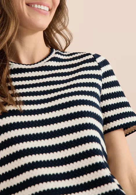 T-shirt à col rond en look ajouré universal blue T-shirt à col rond en look ajouré universal blue