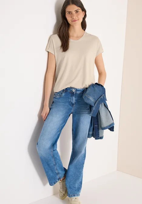 T-shirt avec col en V et détail en dentelle pearl beige