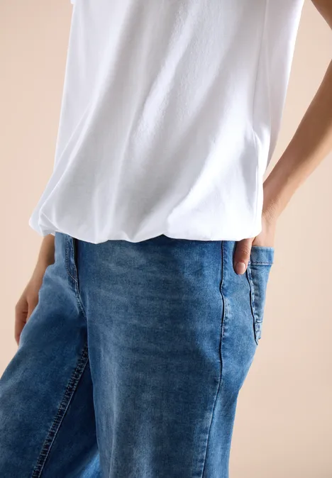 T-Shirt mit V-Neck und Spitzendetail White