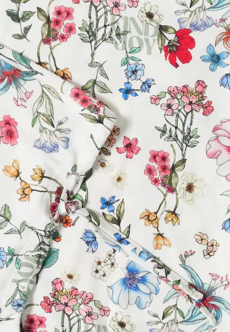 Shirt met bloemenprint light alabaster white Witte stof met fijn bloemenpatroon in rood, blauw, roze en geel.