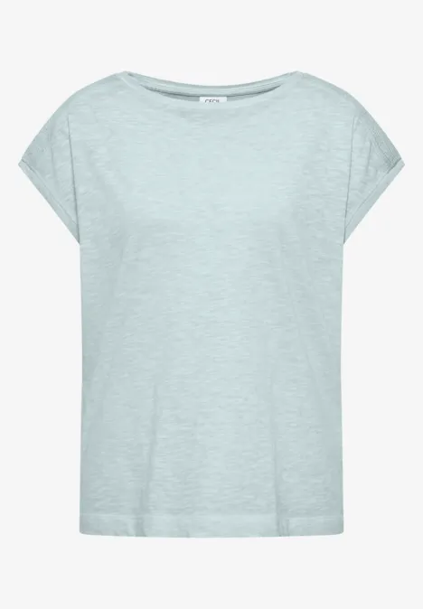 Hellgraues, legeres T-Shirt mit überschnittenen Ärmeln.