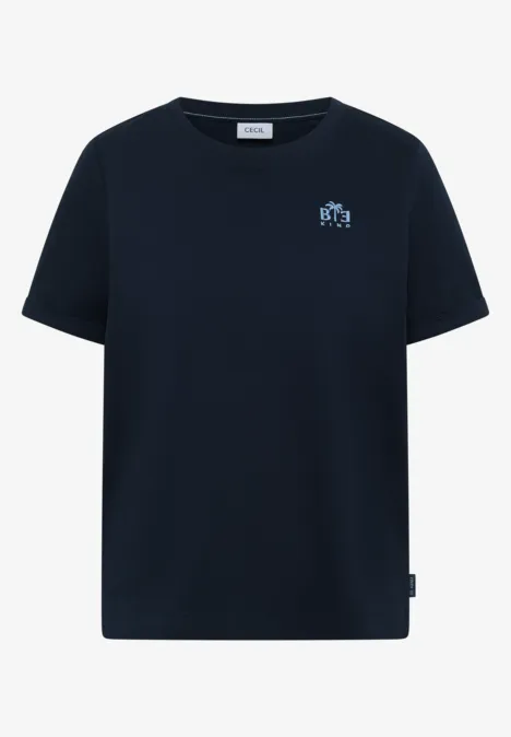 Schlichtes dunkelblaues T-Shirt mit Rundhalsausschnitt und kleinem hellblauen Logo auf der Brust.