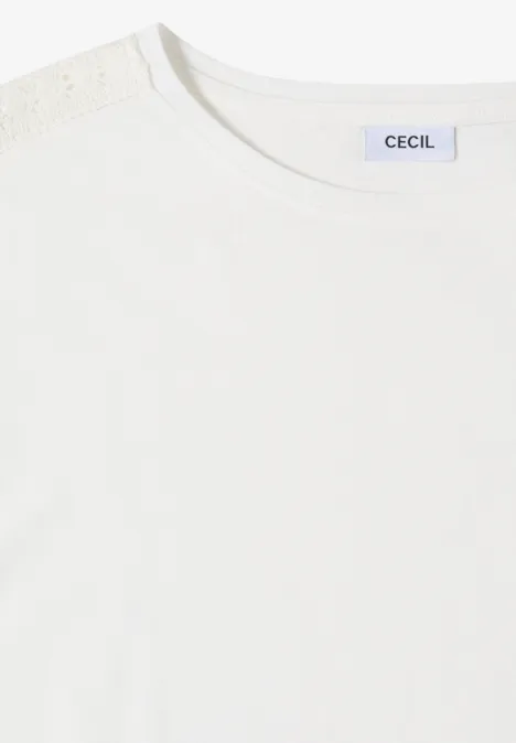 Weiße Damen-Tunika mit Rundhalsausschnitt, Spitzen-Detail am Schulterbereich und CECIL-Label im Nacken.