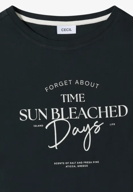 T-shirt noir avec slogan blanc 'Forget About Time Sun Bleached Days' imprimé sur le devant.