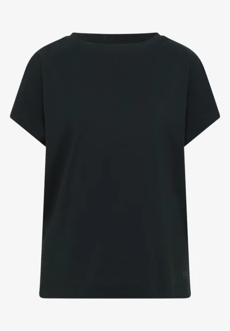 Ein schlichtes, schwarzes T-Shirt mit kurzen Ärmeln und geradem Schnitt.