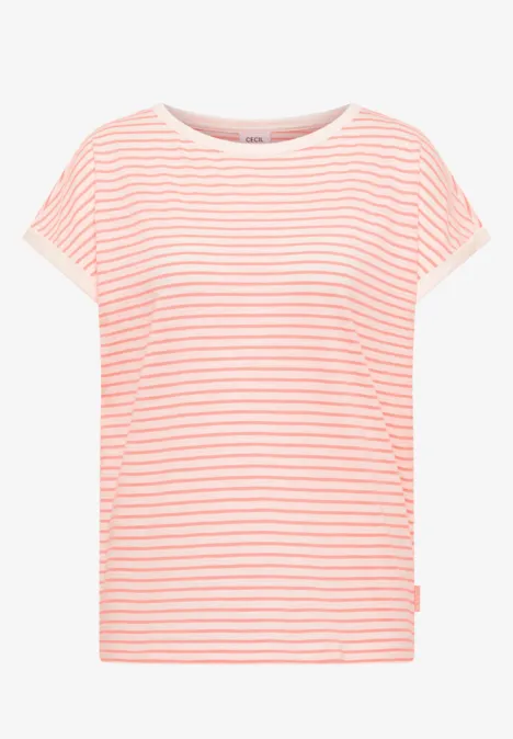 T-shirt léger à manches courtes, rayures blanches et rose pastel.