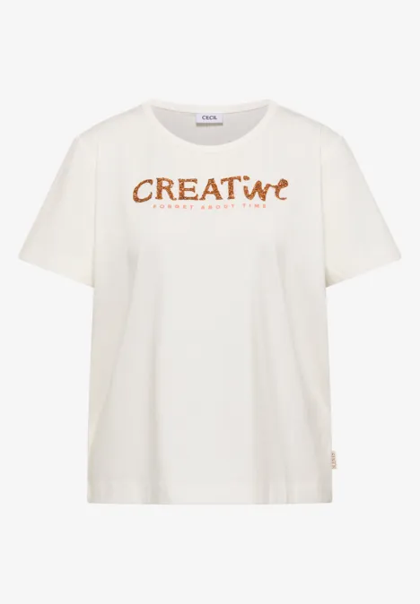 Locker geschnittenes weißes T-Shirt mit orangefarbenem 'CREATIVE'-Schriftzug auf der Vorderseite